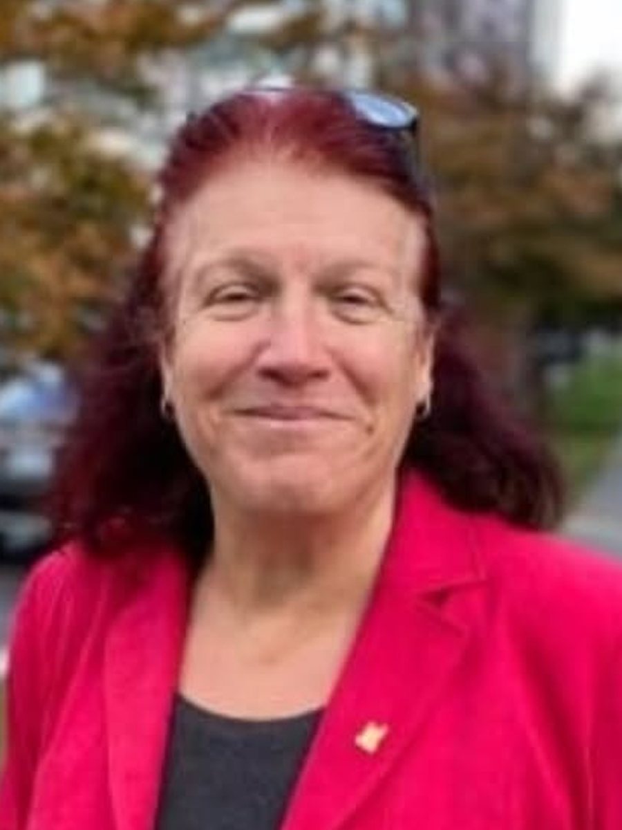 Photo of Nicki Ward